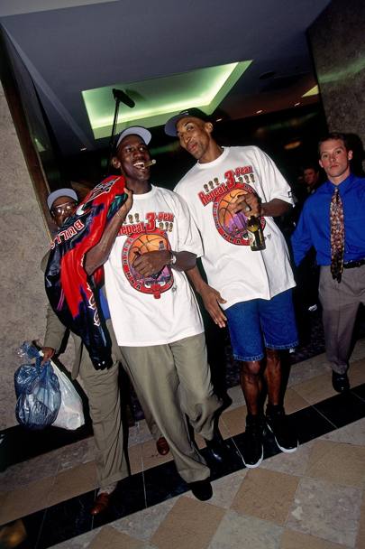 Con Jordan, dopo la vittoria contro Utah Jazz e la conquista del titolo 1998 (Nba/Getty Images)